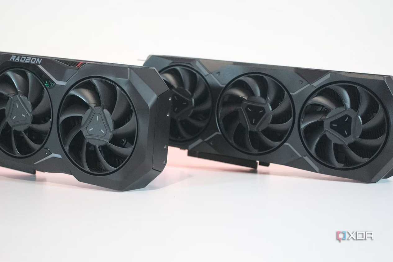 An image showing AMD's Radeon 7900 XTX and 7900 XT GPUs next to each other.