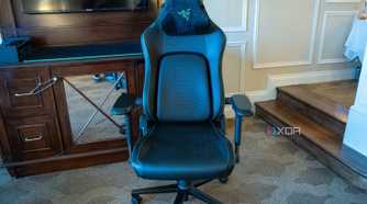 Front view of a Razer Iskur V2 gaming chair