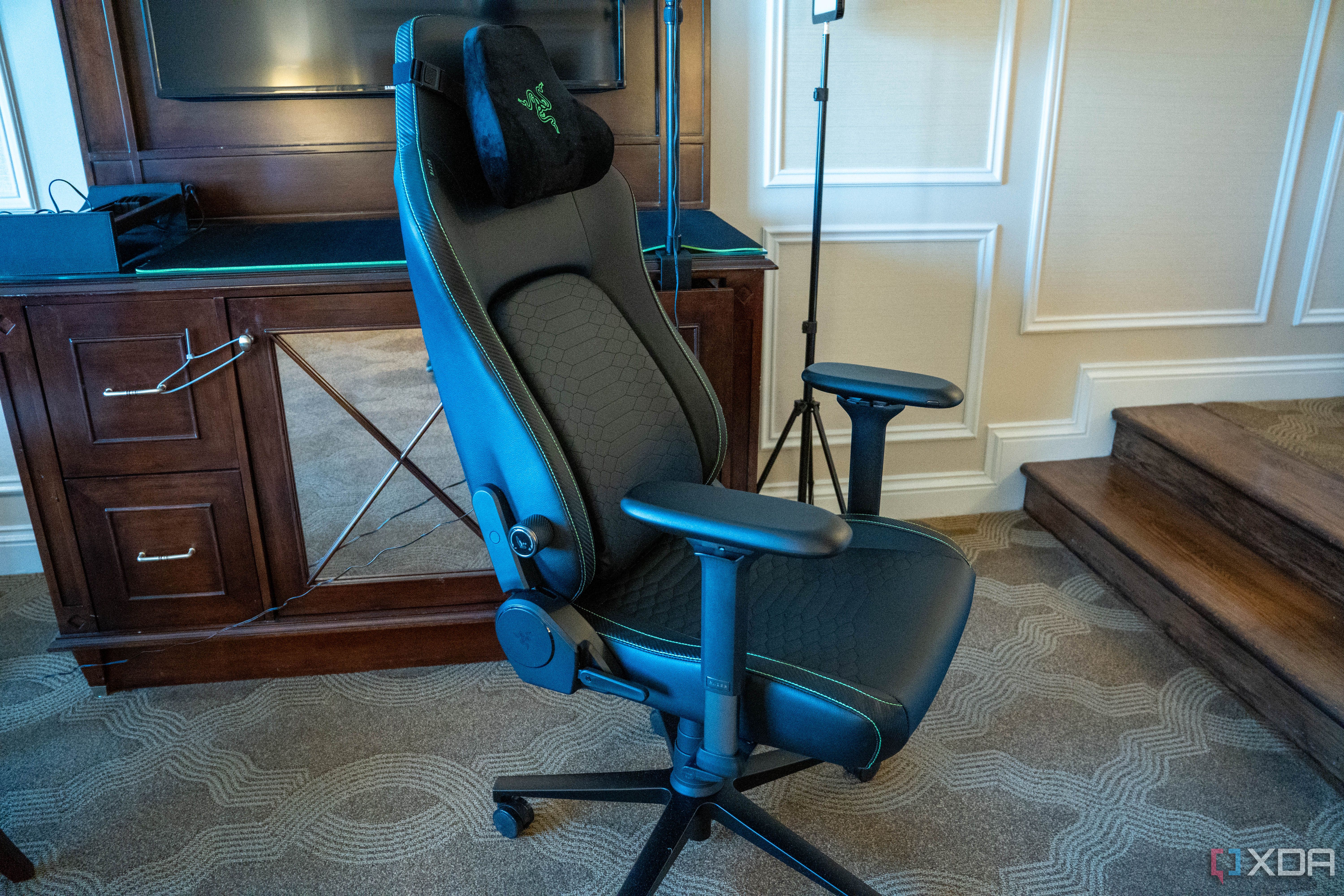 Razer Iskur V2 Gaming Chair-2