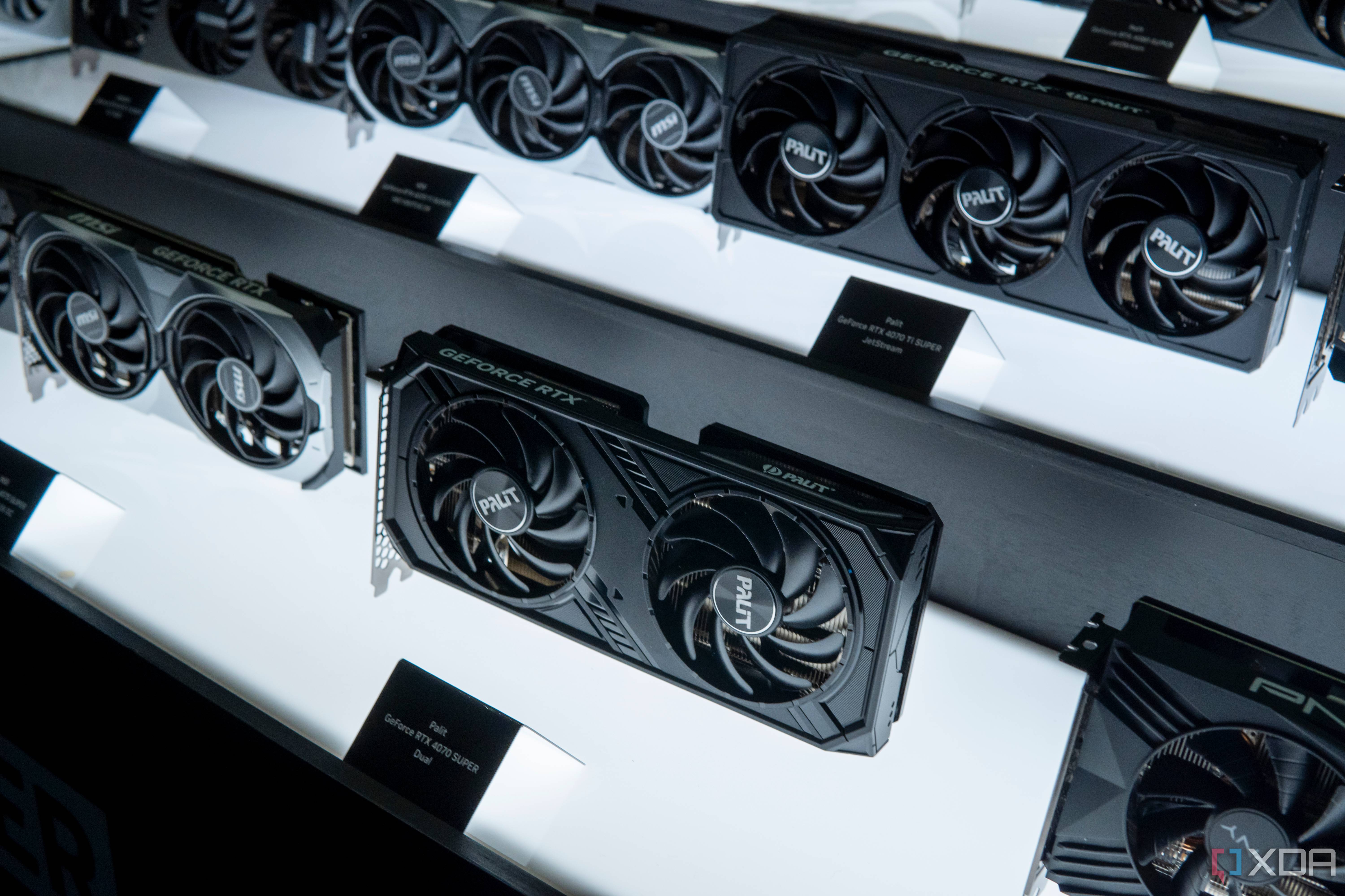 Palit GeForce RTX 4070 Super Dual GPU