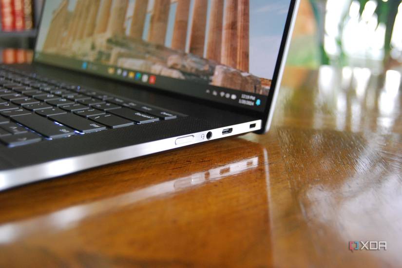 ThinkPad Z16 (Gen 2) ports on the right side