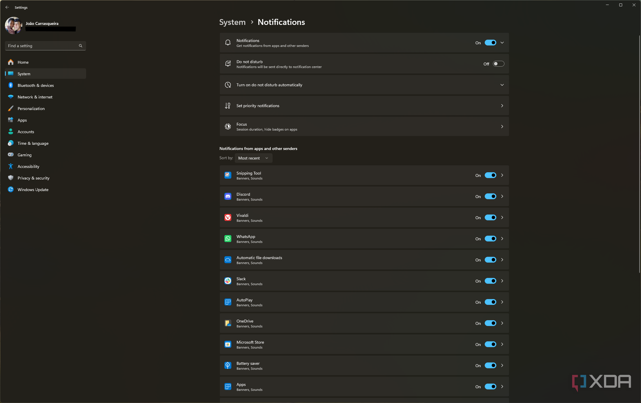 SScreenshot of Windows 11 notification settings showing multiple apps with notifications enabled