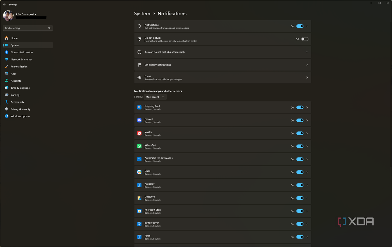 SScreenshot of Windows 11 notification settings showing multiple apps with notifications enabled