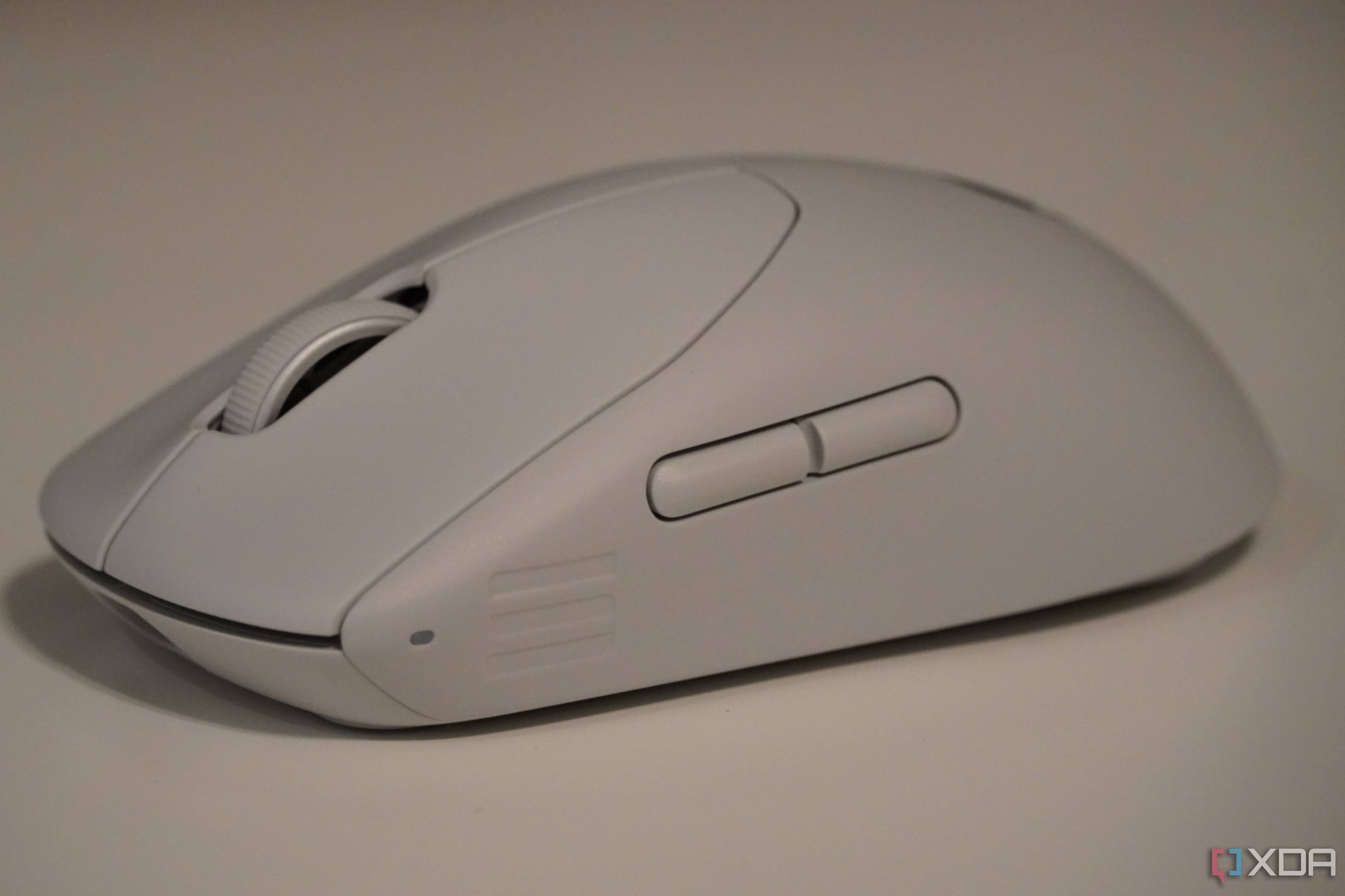Alienware-Pro-Gaming-Mouse-3