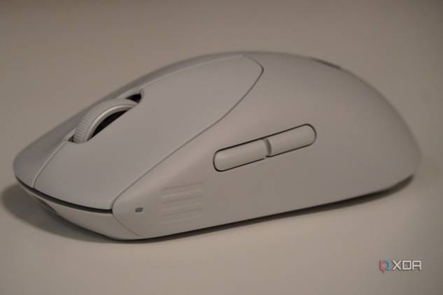 Alienware-Pro-Gaming-Mouse-3