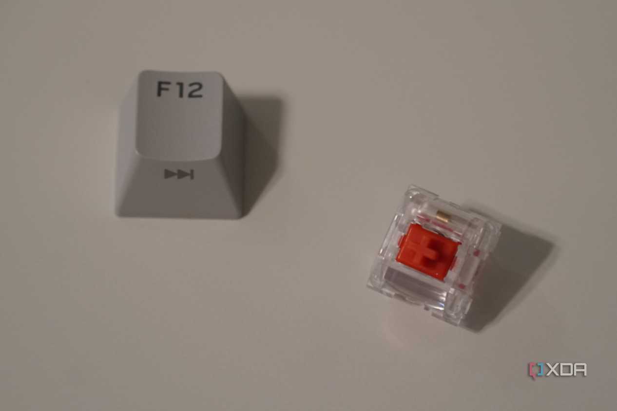 An Alienware Linear switch and keycap.