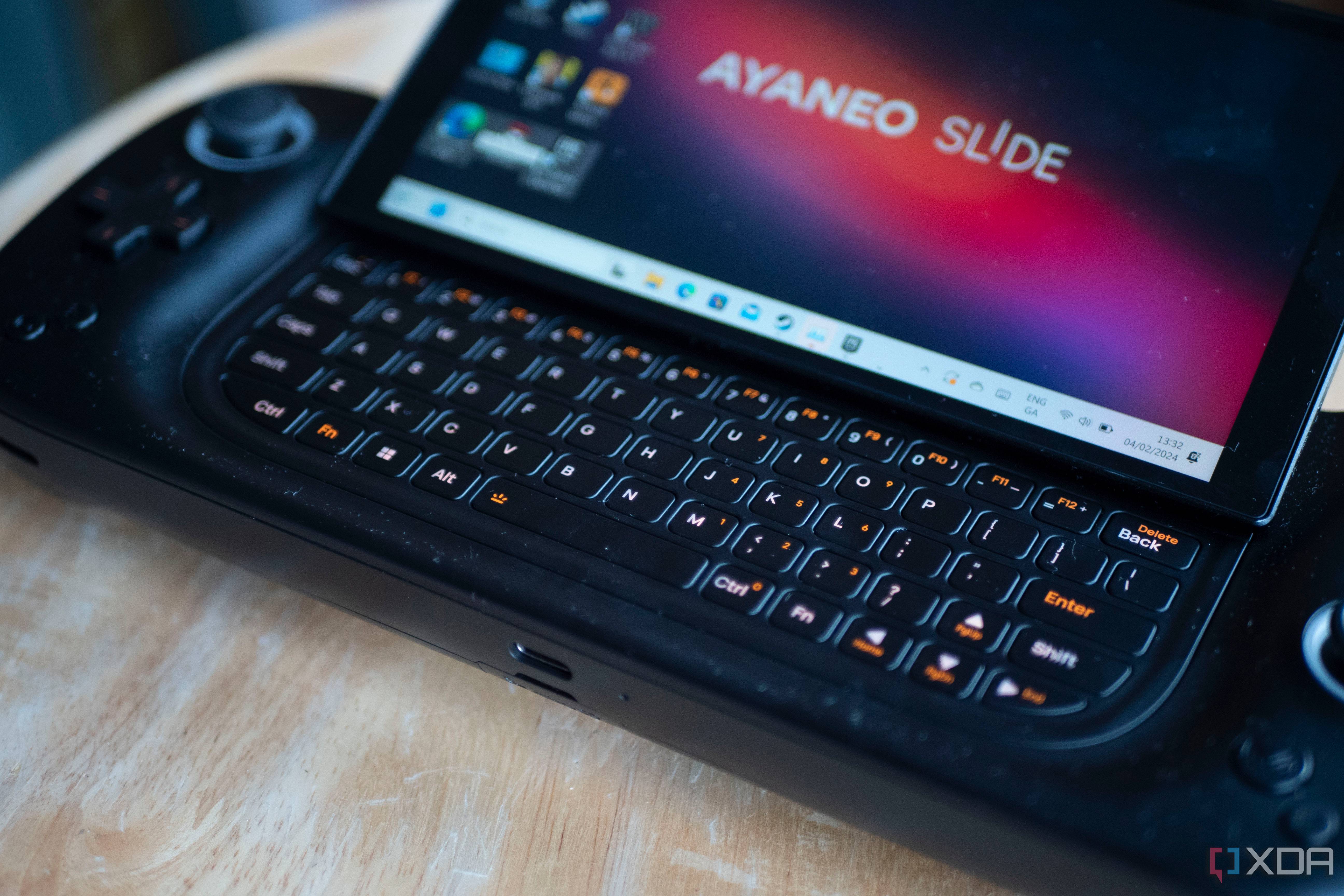 Keyboard of the Ayaneo Slide