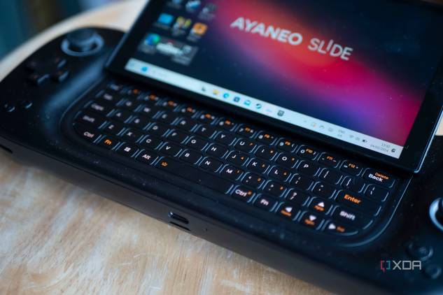 Keyboard of the Ayaneo Slide