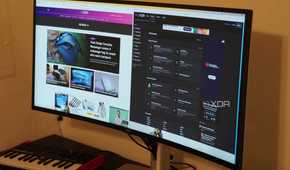 A sample productivity workflow on the Dell UltraSharp 34 monitor.