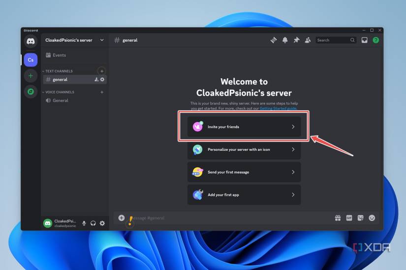The Invite your friends option highlighted on Discord