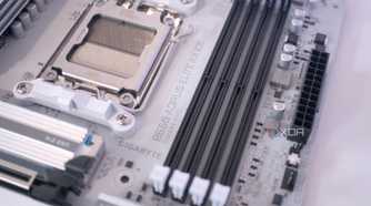 Gigabyte B650 Aorus Elite AX Ice RAM DIMM Slots