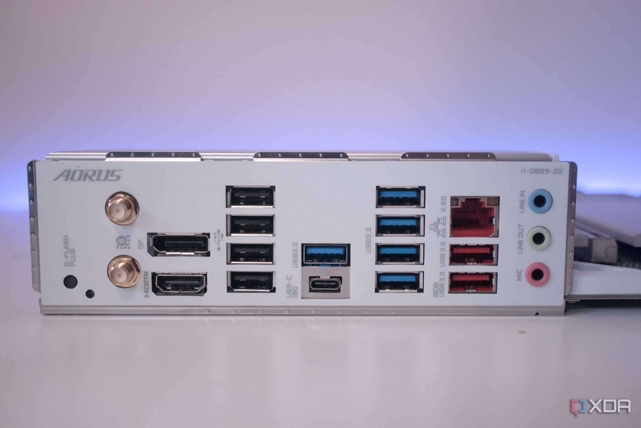 マザーボード　GIGABYTE B650 AORUS ELITE AX ICE Amazon.com: GIGABYTE B650 AORUS Elite AX ICE (AM5/ LGA 1718/ AMD