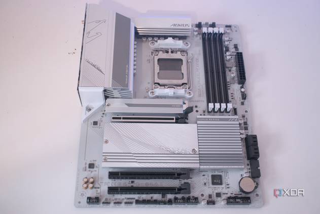Top view of the Gigabyte B650 Aorus Elite AX Ice
