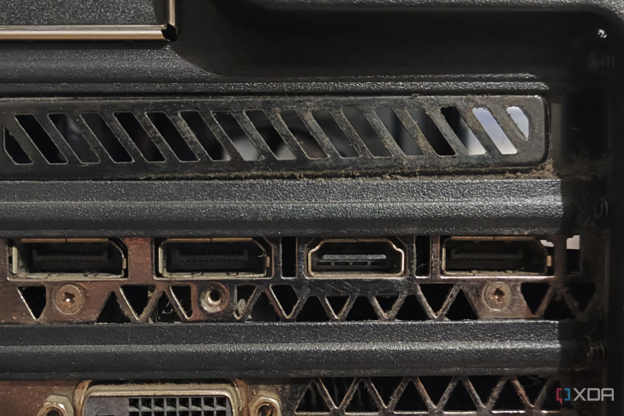 DisplayPort is your monitor's best friend: this simple cable