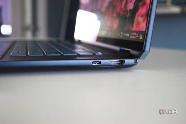HP Spectre x360 16 (2024) right ports