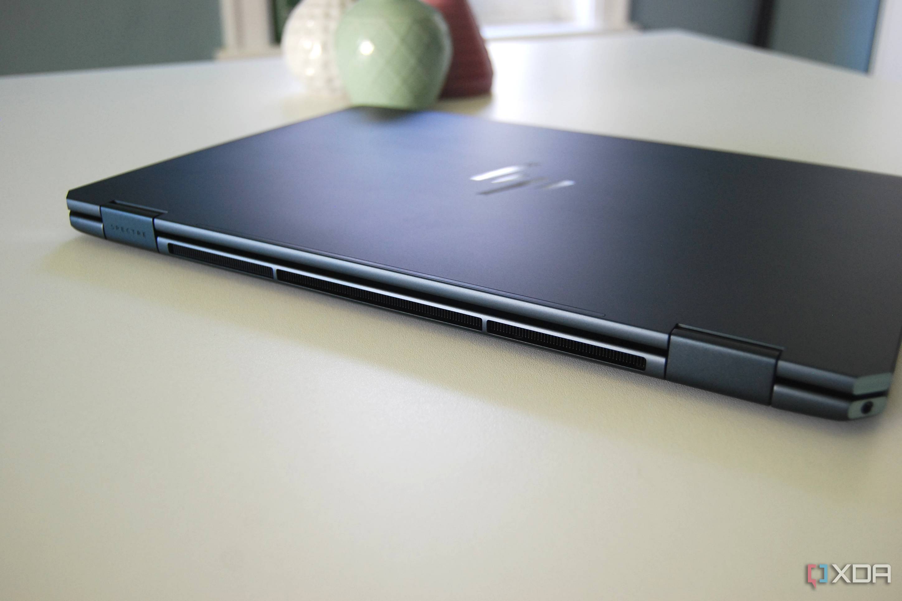 HP Spectre x360 16 (2024) exhaust on back edge