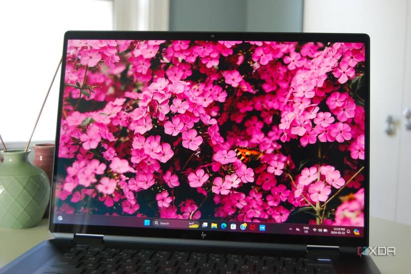 HP Spectre x360 16 (2024) display