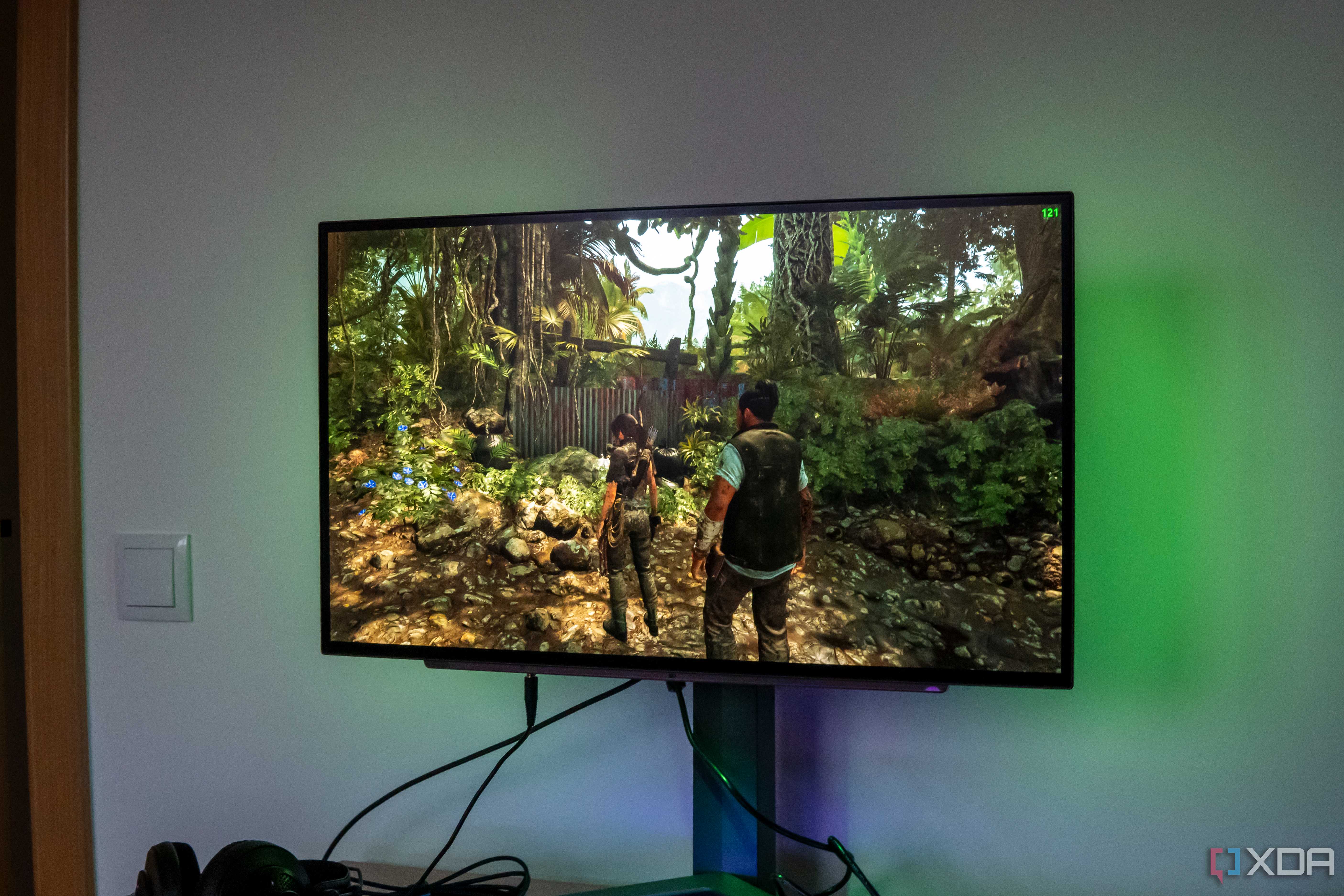 LG UltraGear 27GR95QE-09