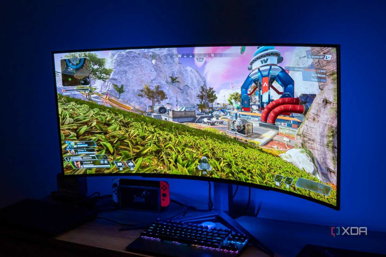 LG UltraGear 45GR95QE running Apex Legends