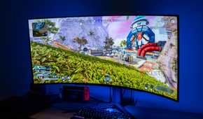 LG UltraGear 45GR95QE running Apex Legends