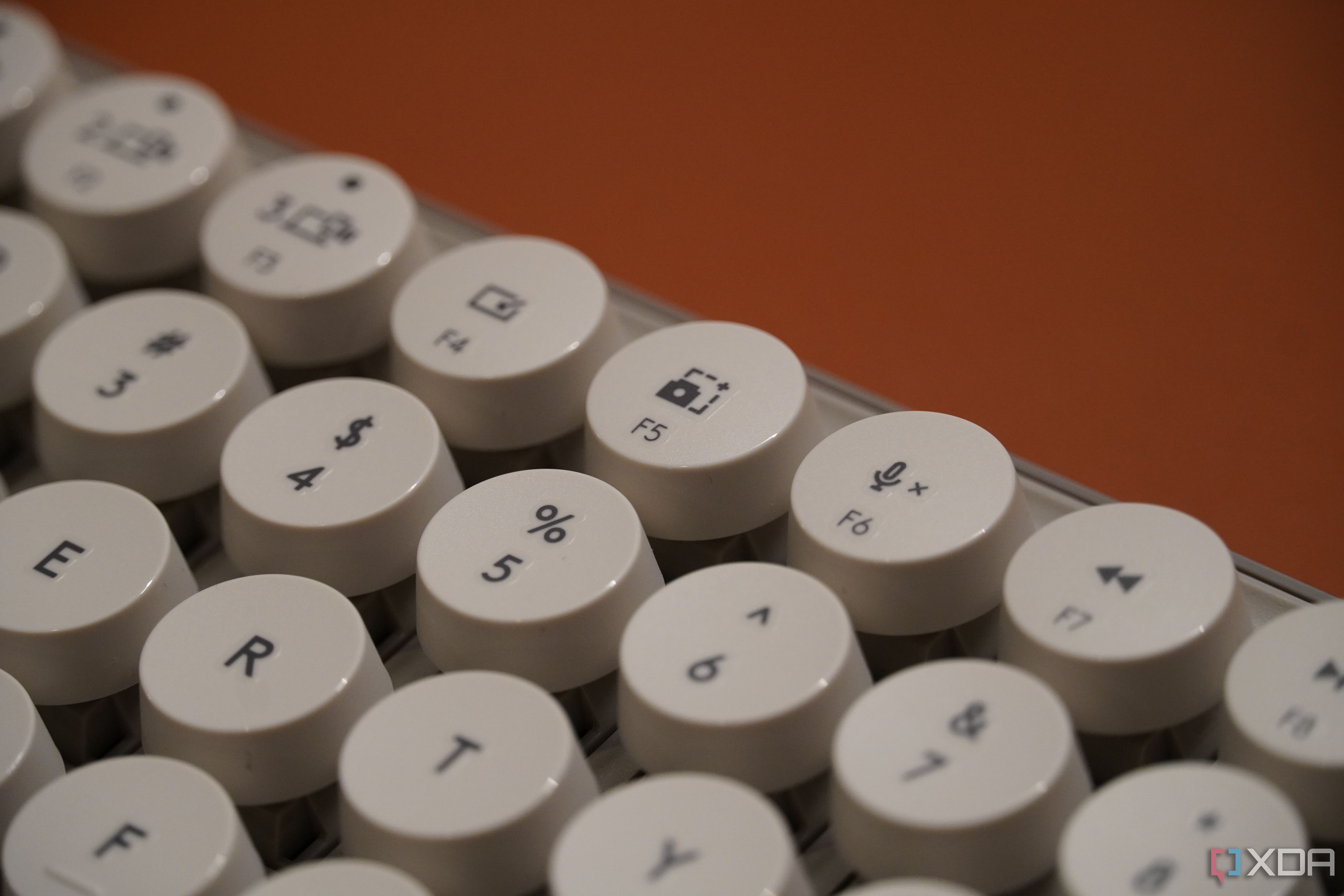 Logitech Pop Keys review: A modern typewriter with old-fashioned problems