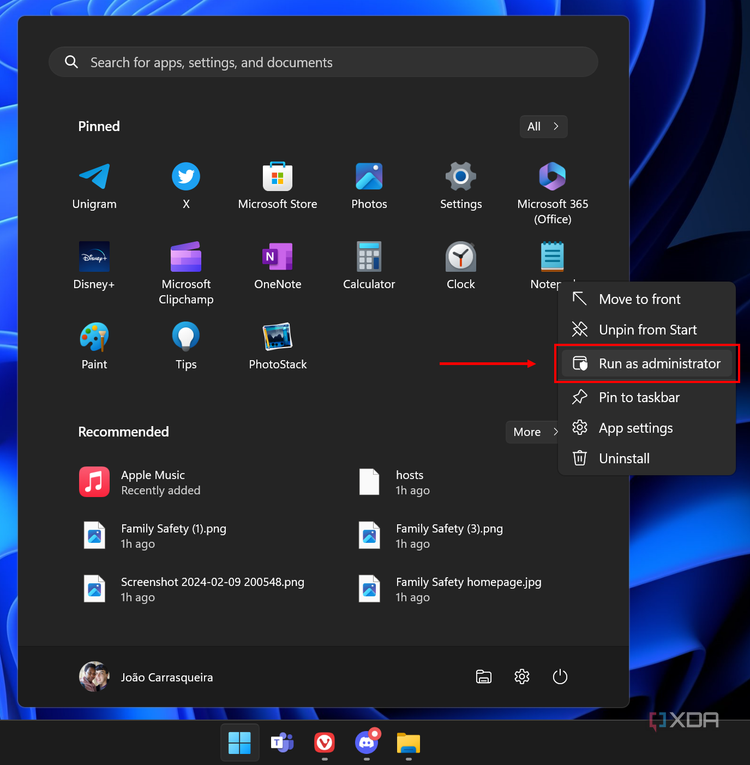 Screenshot of the Windows 11 Start menu with the option to run Notepad as administrator