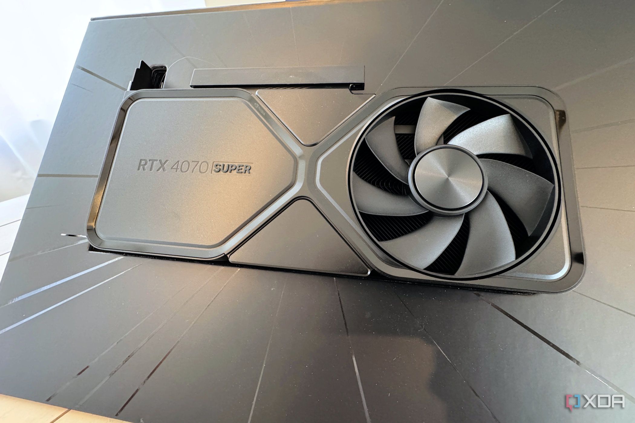 Nvidia RTX 4070 スーパー ファウンダーズエディション Amazon.com: NVIDIA - GeForce RTX 4070 Super 12GB GDDR6X