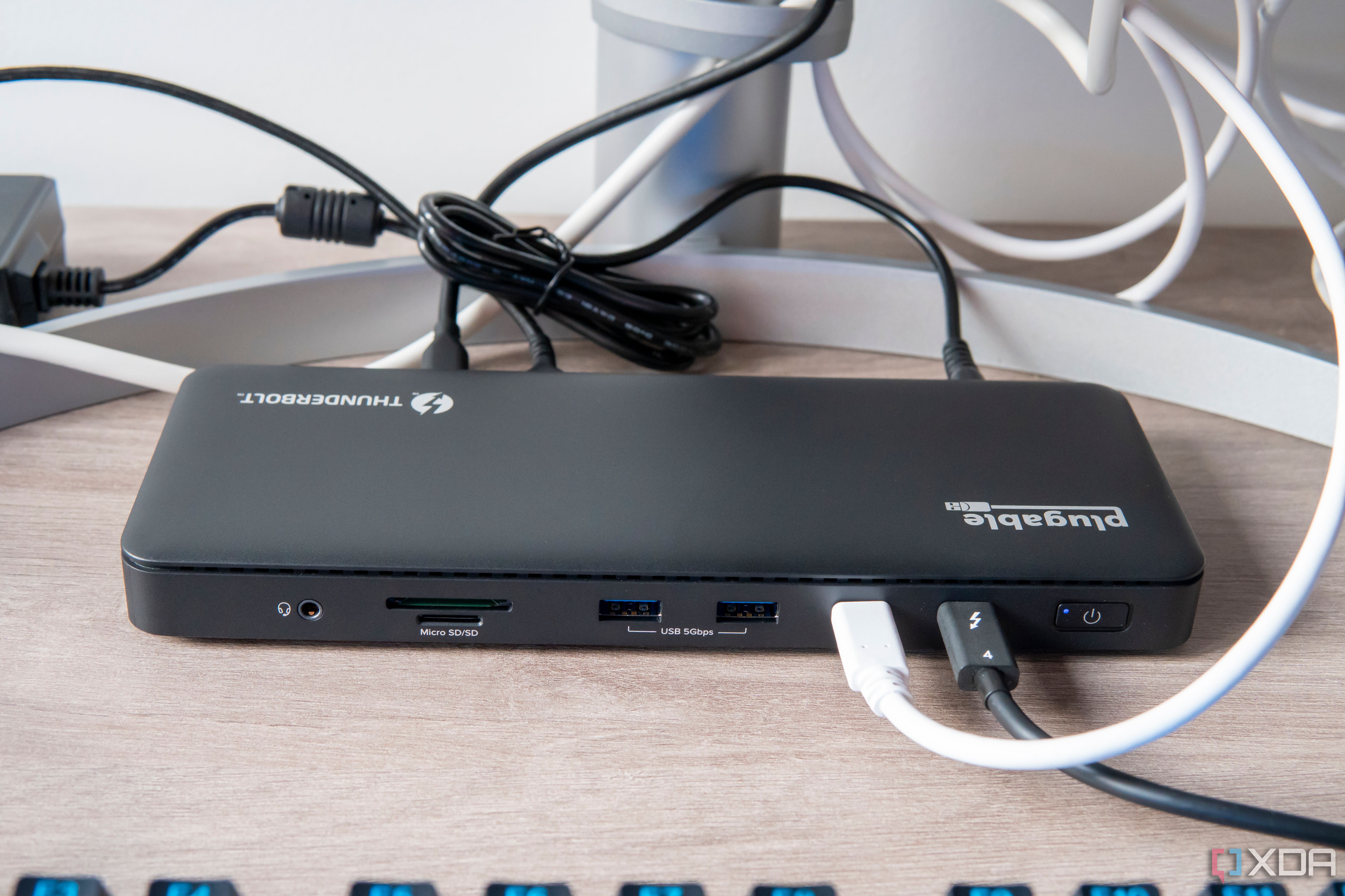 Front view of the Plugable TBT4-UD5 docking station