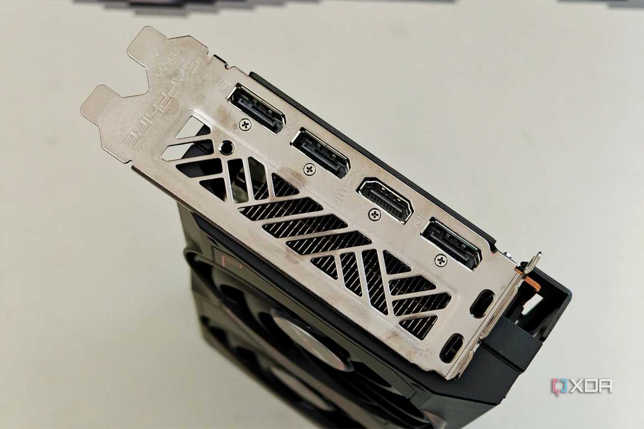 An image showing the IO panel of the Sapphire Radeon RX 7600 Pulse OC GPU.