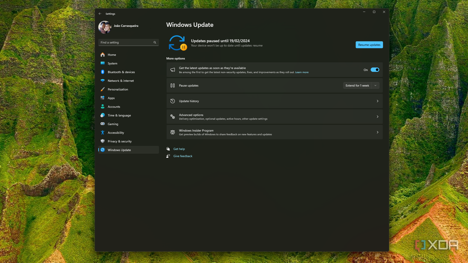 How to stop receiving updates on Windows 11