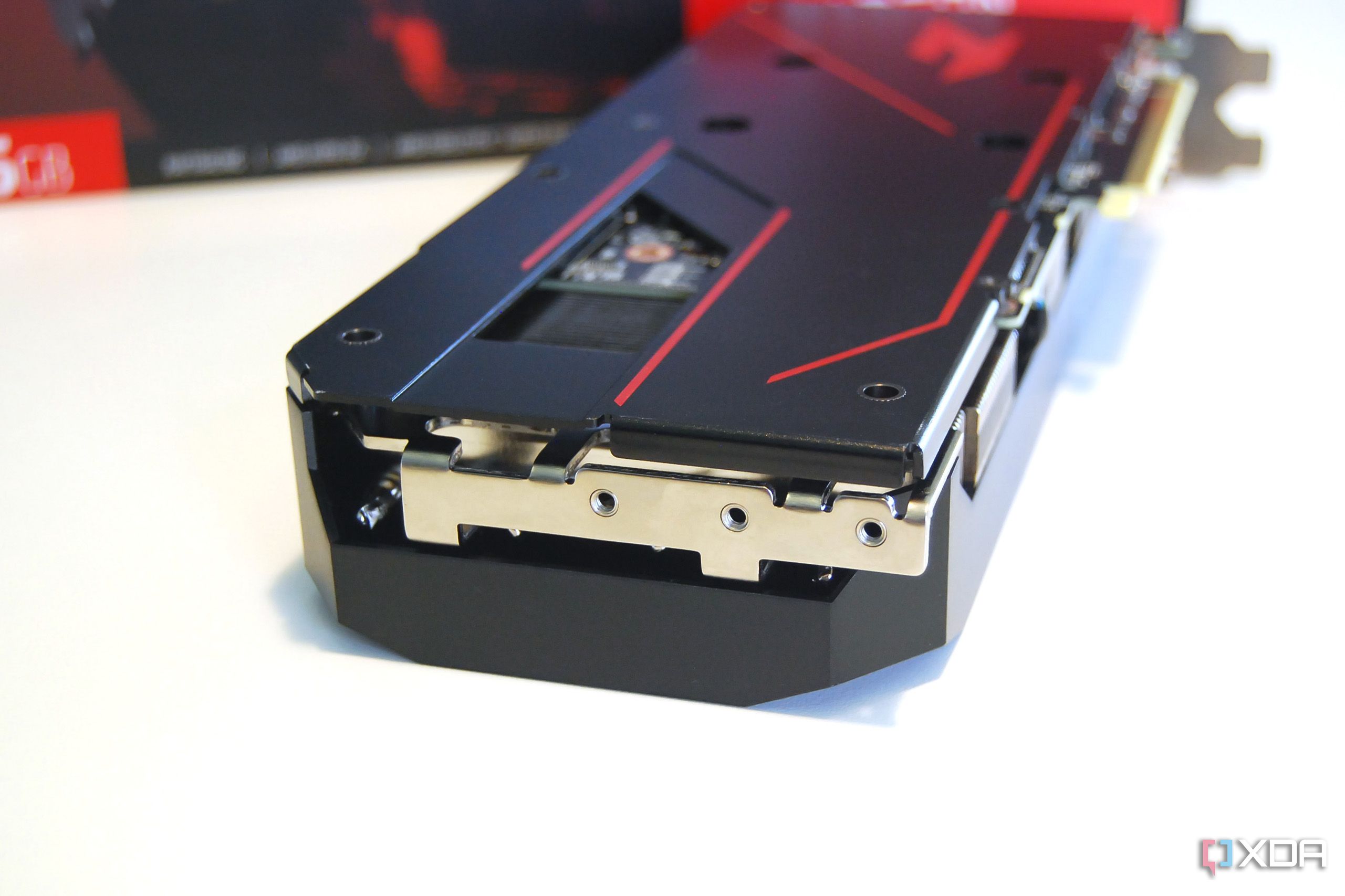 Acer Nitro Radeon RX 7600 XT OC front end