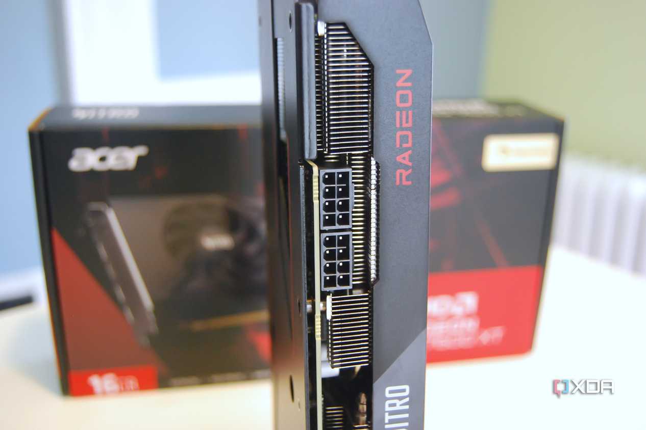 Acer Nitro Radeon RX 7600 XT OC power connectors