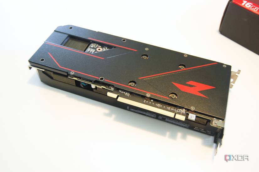 Acer Nitro Radeon RX 7600 XT OC bottom plate