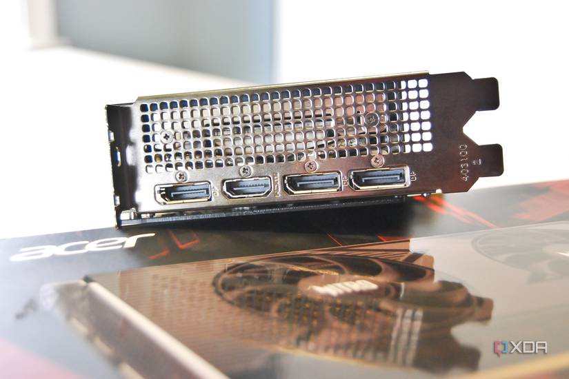 Acer Nitro Radeon RX 7600 XT OC I/O plate