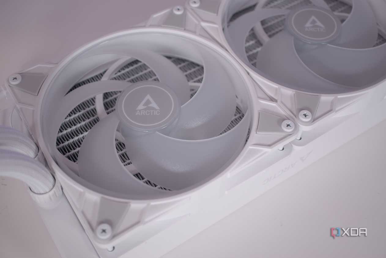 Arctic Liquid Freezer III 280 A-RGB fans