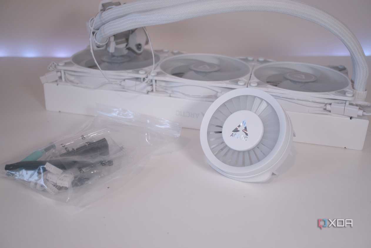 Arctic Liquid Freezer III 360 A-RGB contents