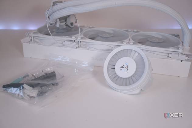 Arctic Liquid Freezer III 360 A-RGB contents