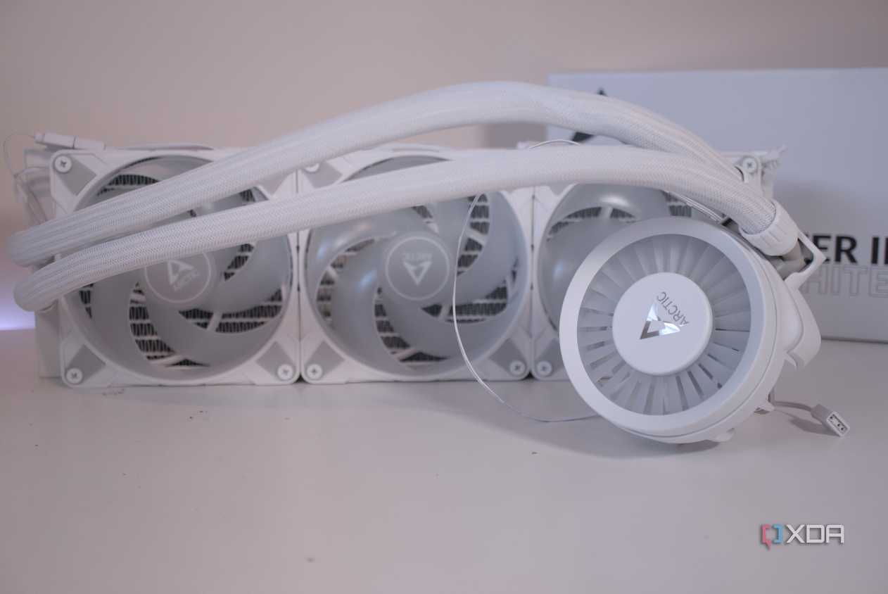 Front view of the Arctic Liquid Freezer III 360 A-RGB