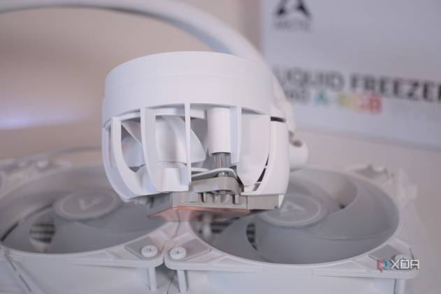 Arctic Liquid Freezer III 360 A-RGB cap installed