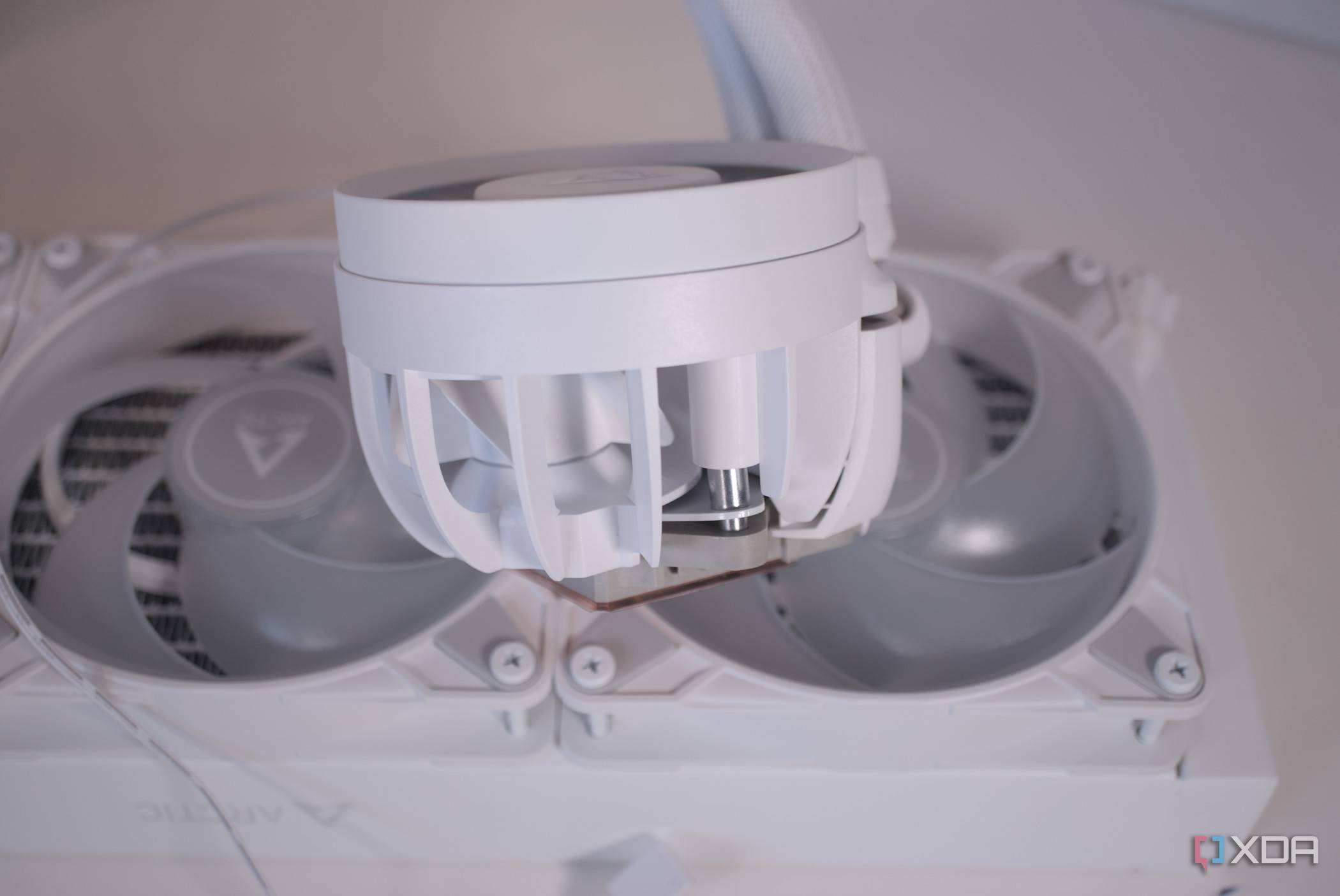 Arctic Liquid Freezer III 360 A-RGB cap installed