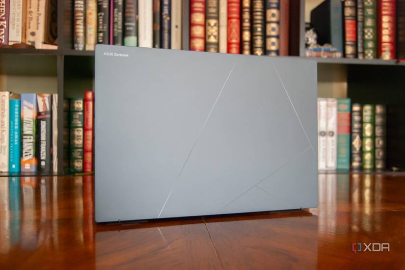 Asus Zenbook Duo (2024) lid finish