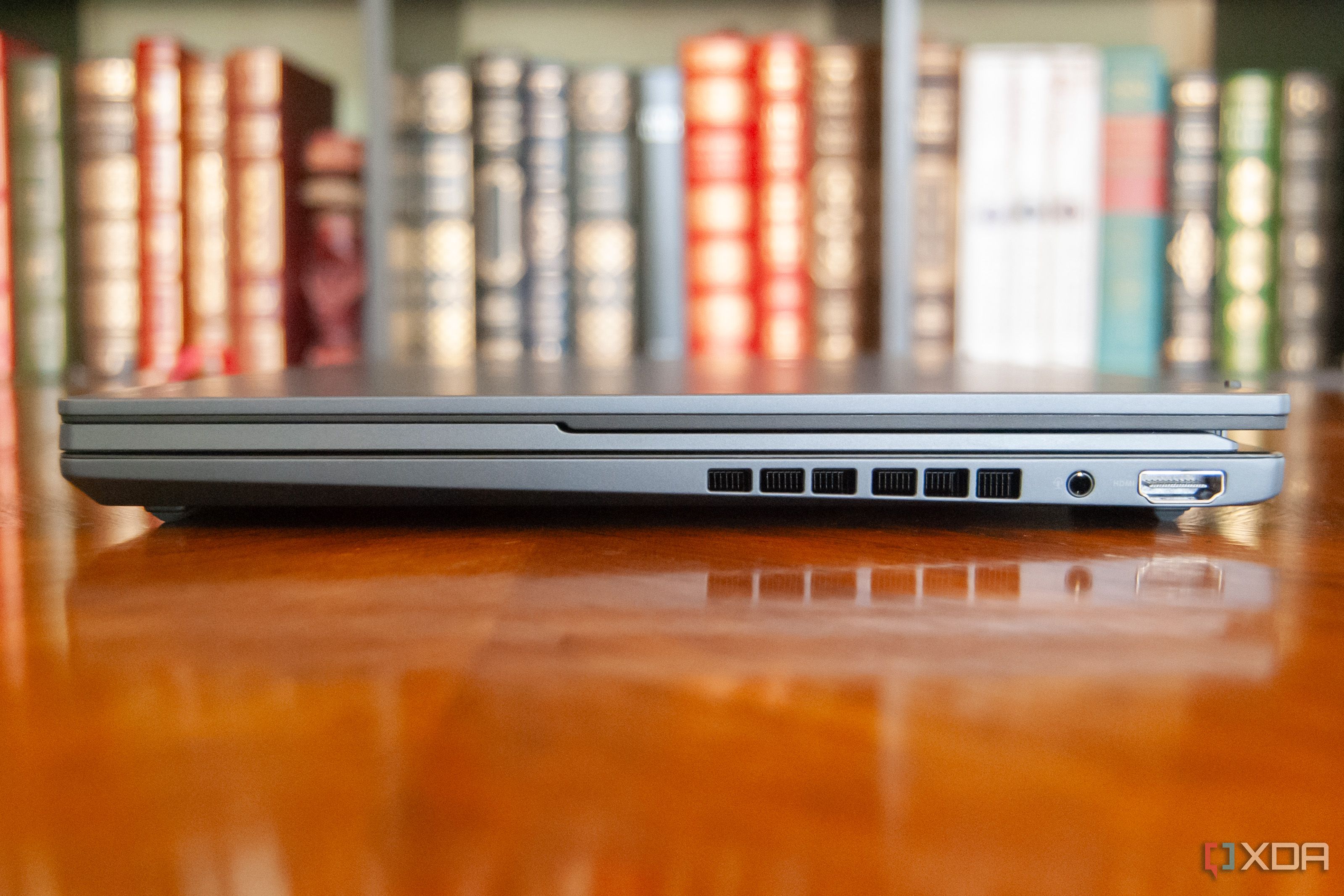 Asus Zenbook Duo (2024) right side