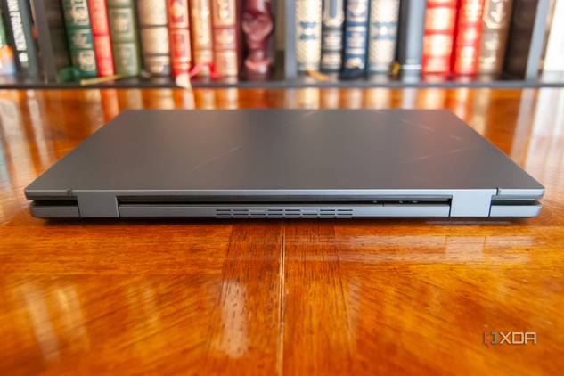 Asus Zenbook Duo (2024) hinges and back edge
