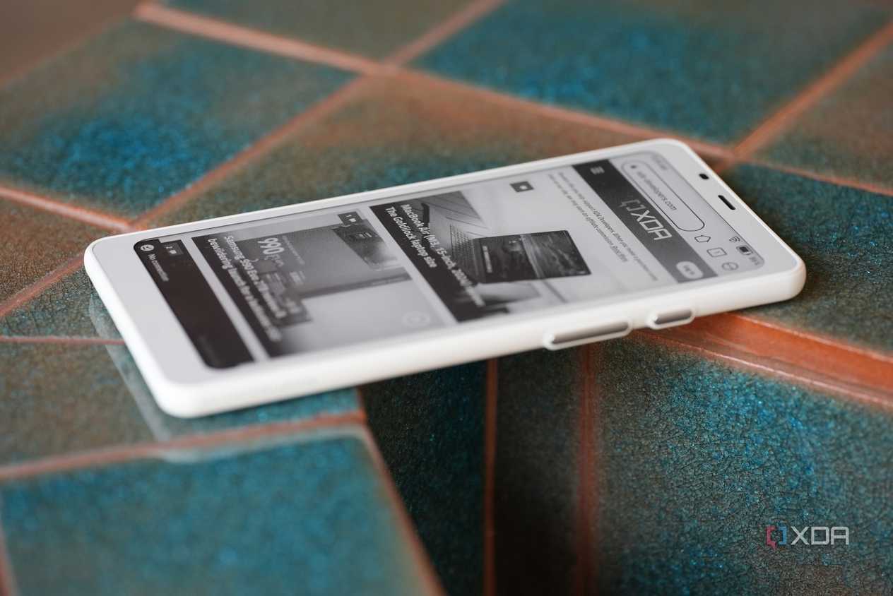 boox palma screen, side view