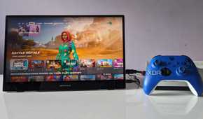 desklabs portable monitor on xbox playing fortnite