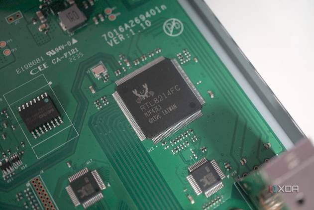Inside the EnGenius ECS112FP