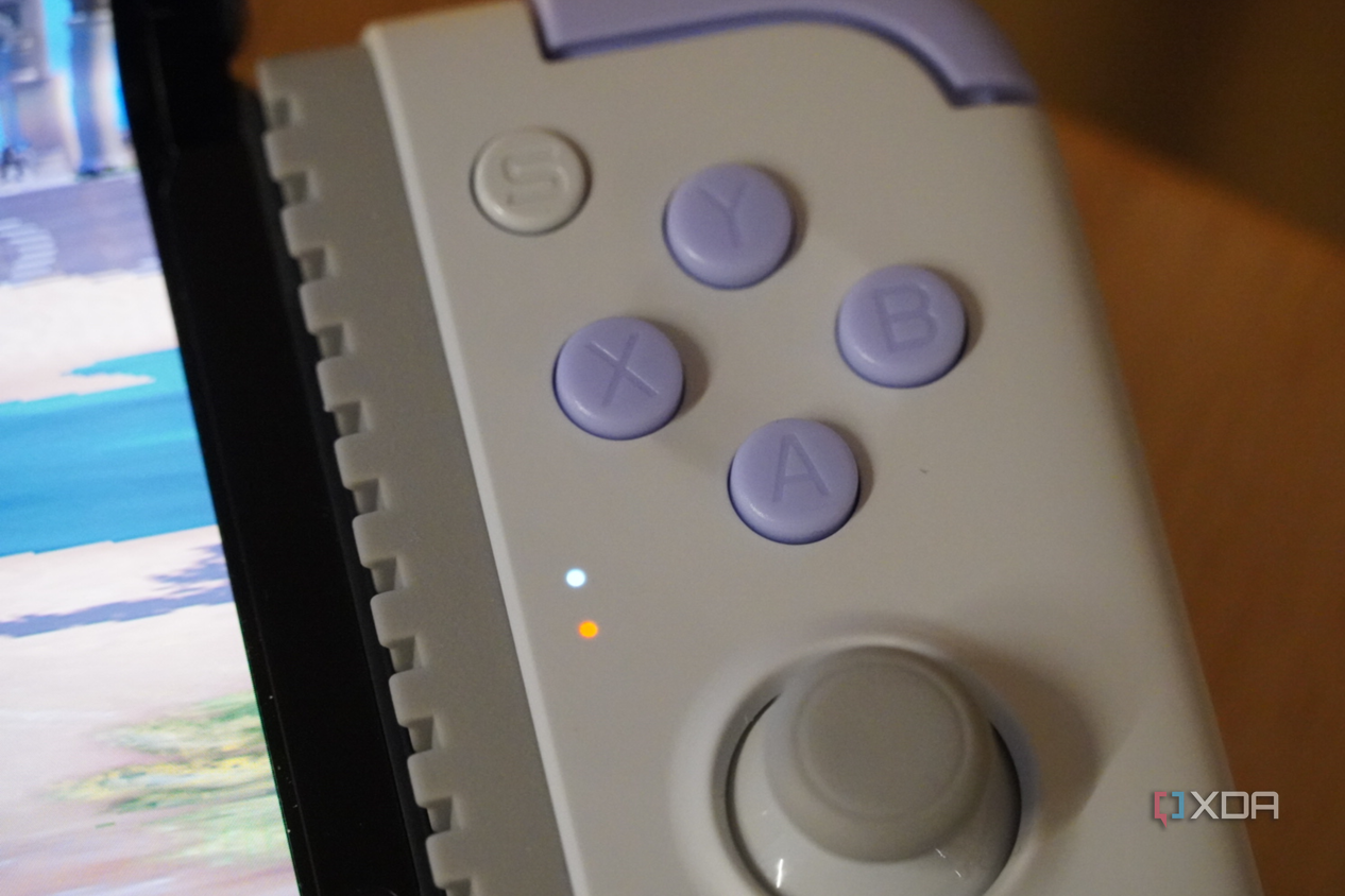 The charging light on the GameSir X2s.