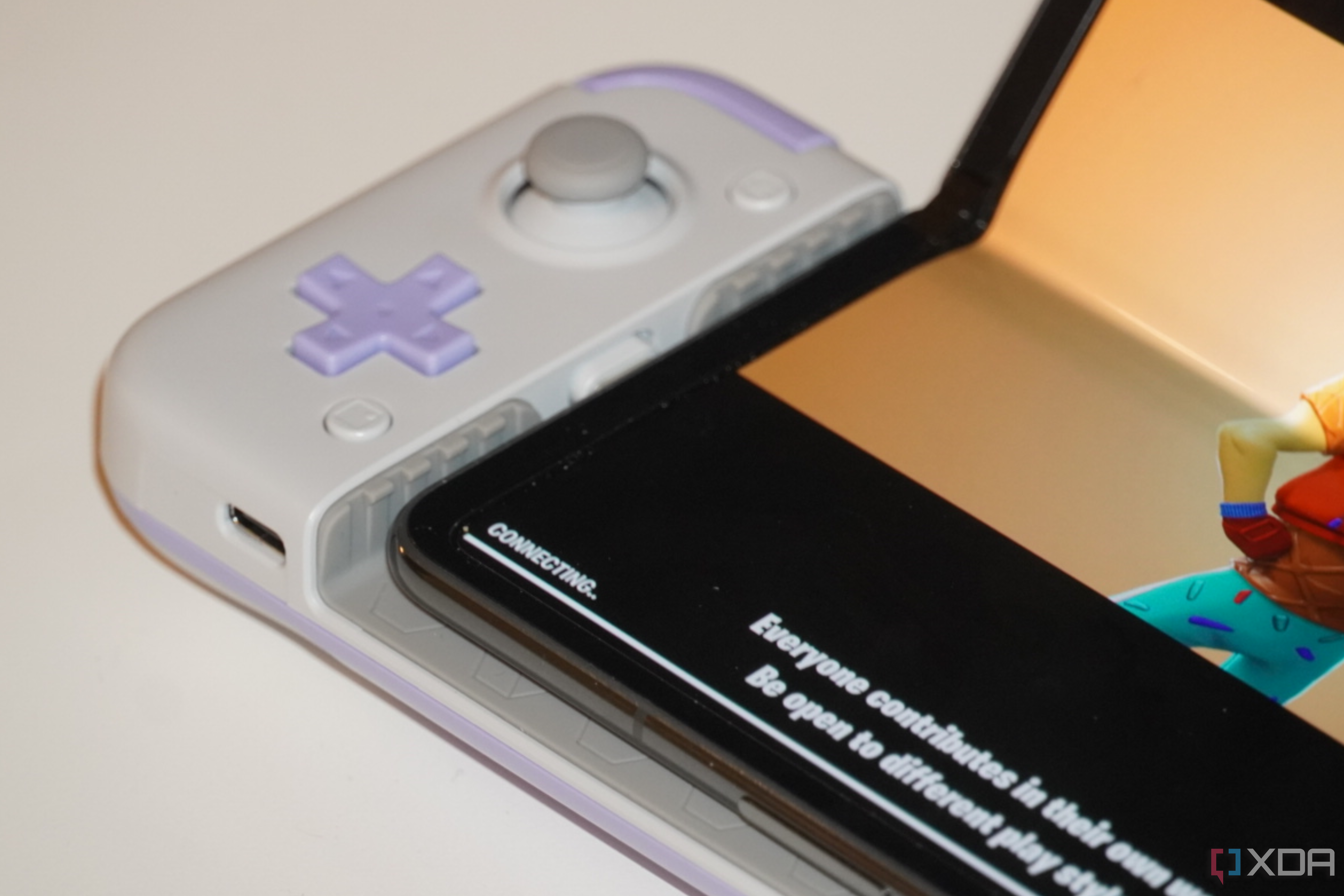 The USB-C connector on the GameSir X2s.