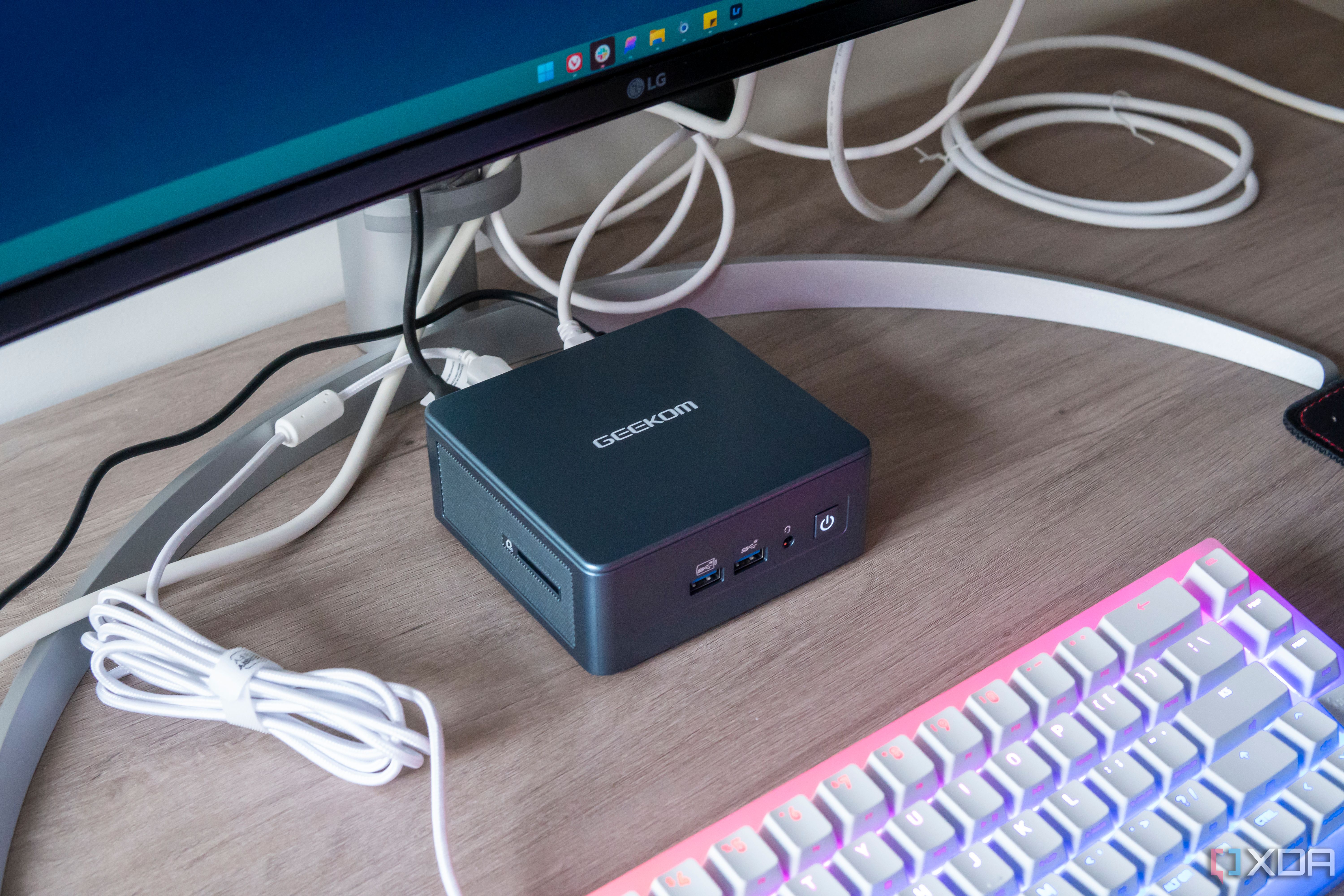【3p→2pプラグ付き】GEEKOM Mini IT13 i7-13260H 3p→2pプラグ付き】GEEKOM Mini IT13 i7-13260H