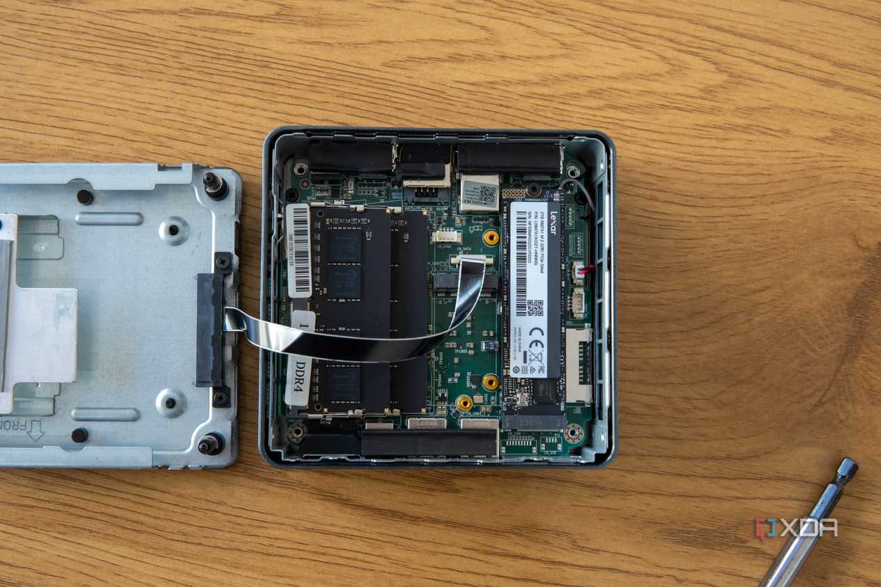 Overhead view of the inside of the Geekom Mini IT13 shwing RAM and SSD slots